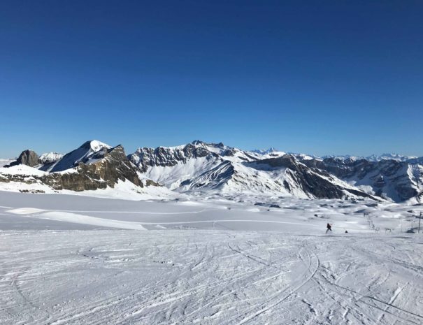 Vue sur les Alpes depuis le Chalet D'hôtes Alpen Charme Gstaad, Alpes Suisses